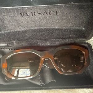 Versace Women's Sunglasses in Rich Brown
